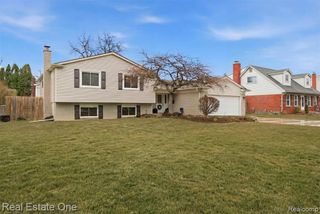 2327 Hillcrescent Drive, Troy, MI 48085
