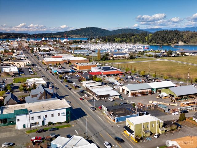 1917 Commercial Avenue, Anacortes, WA 98221