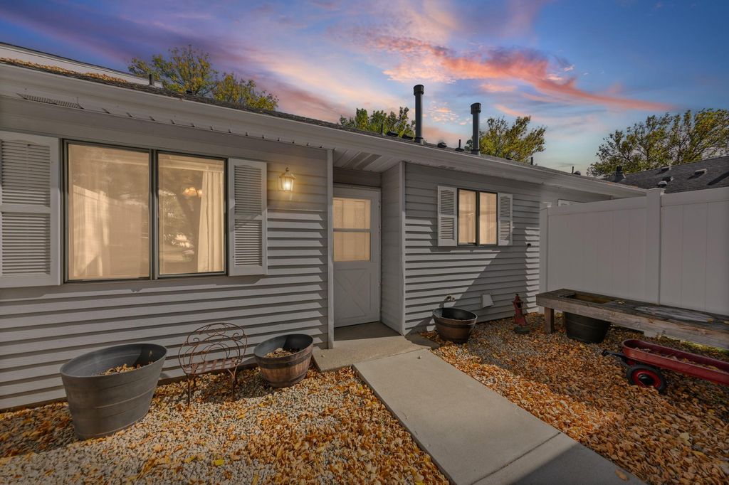 14872 Embry Path, Apple Valley, MN 55124 — exterior