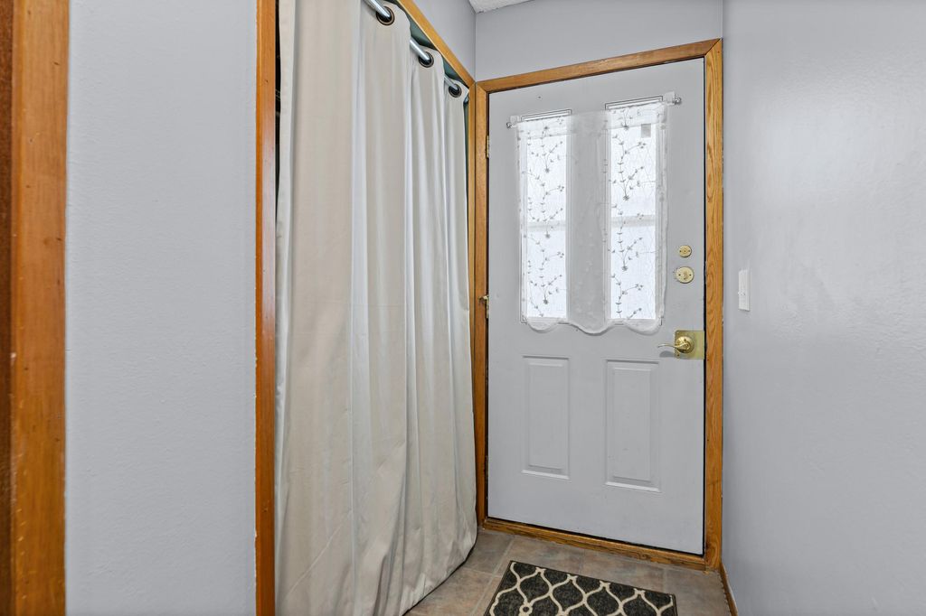 14872 Embry Path, Apple Valley, MN 55124 — photo 4