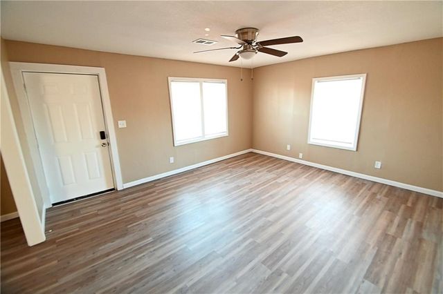 11505 Grandview Road, Kansas City, MO 64137