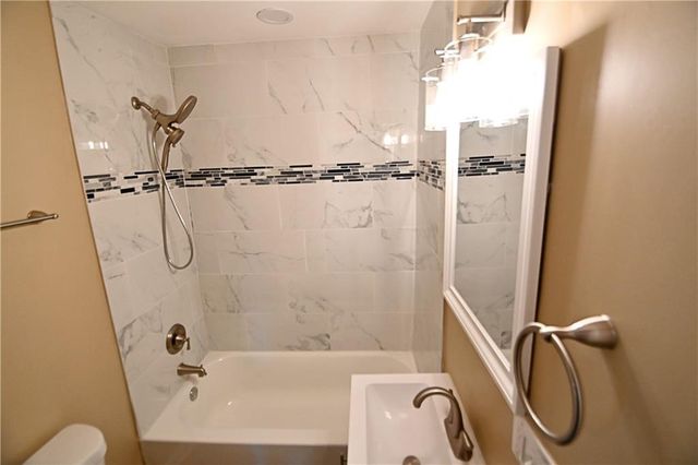 11505 Grandview Road, Kansas City, MO 64137