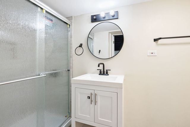 1018 S 10th Avenue, Maywood, IL 60153