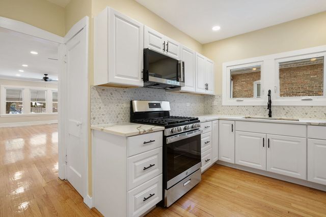 1018 S 10th Avenue, Maywood, IL 60153