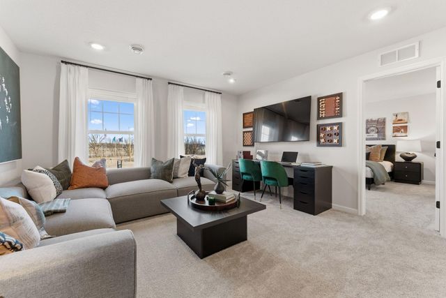 1044 Adamstown Drive, Rosemount, MN 55068