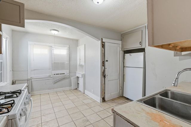 1535-1537 N Holyoke Ave, Wichita, KS 67208