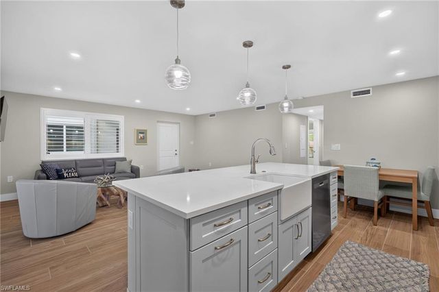 1610 Middle Gulf DR B-2, Sanibel, FL 33957