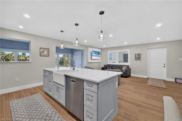 1610 Middle Gulf DR B-2, Sanibel, FL 33957