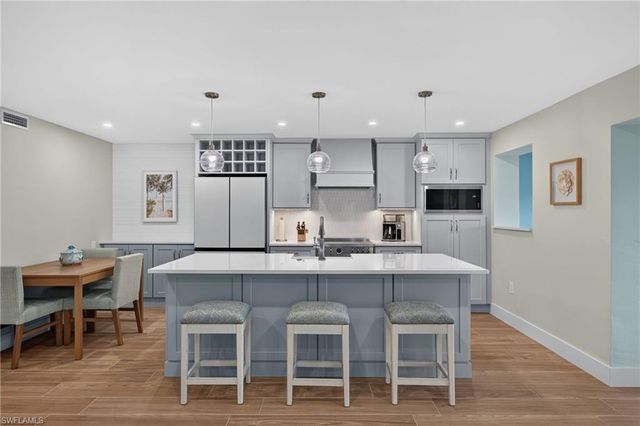 1610 Middle Gulf DR B-2, Sanibel, FL 33957
