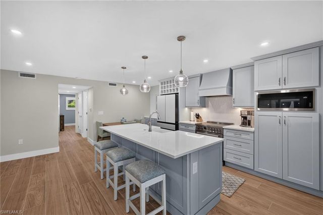 1610 Middle Gulf DR B-2, Sanibel, FL 33957