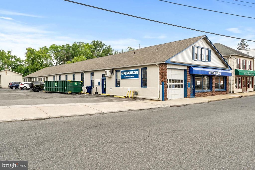135 W WARD ST, HIGHTSTOWN, NJ 08520 — photo 2