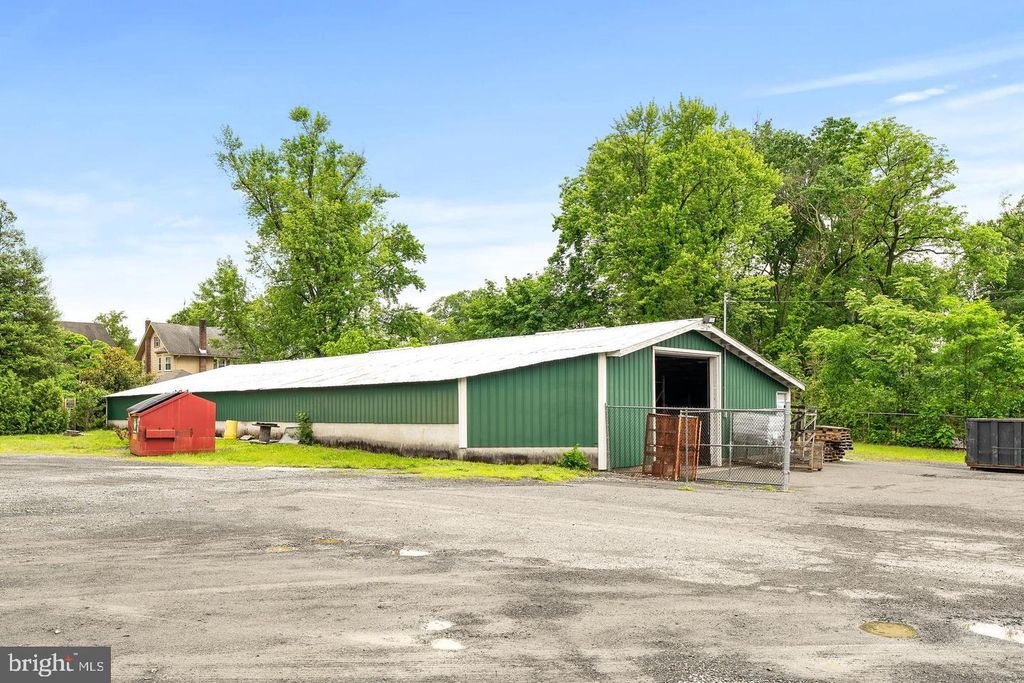 135 W WARD ST, HIGHTSTOWN, NJ 08520 — photo 3