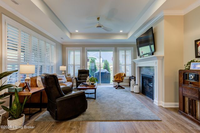 17121 Farrier Dr, Louisville, KY 40245