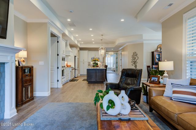 17121 Farrier Dr, Louisville, KY 40245