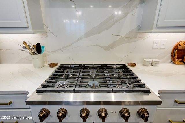 17121 Farrier Dr, Louisville, KY 40245