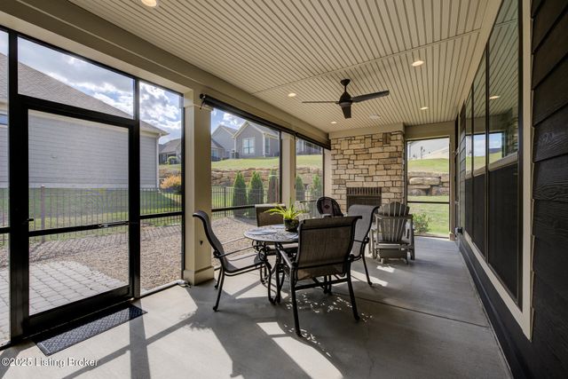 17121 Farrier Dr, Louisville, KY 40245