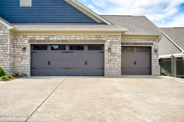 17121 Farrier Dr, Louisville, KY 40245