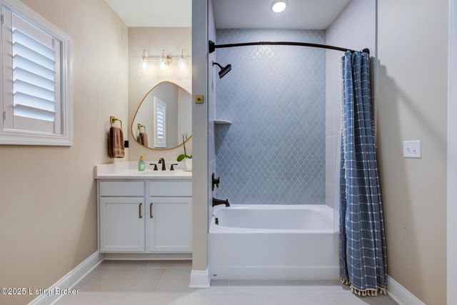 17121 Farrier Dr, Louisville, KY 40245