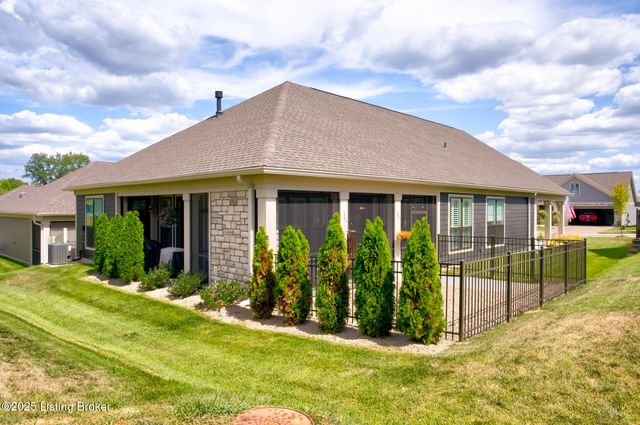 17121 Farrier Dr, Louisville, KY 40245