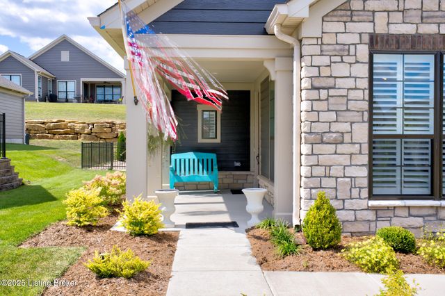 17121 Farrier Dr, Louisville, KY 40245