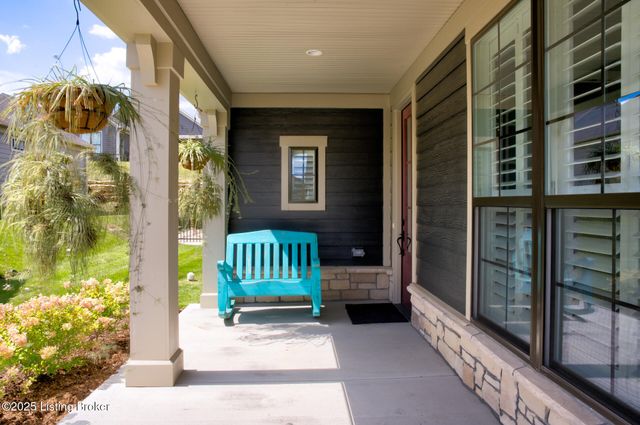 17121 Farrier Dr, Louisville, KY 40245