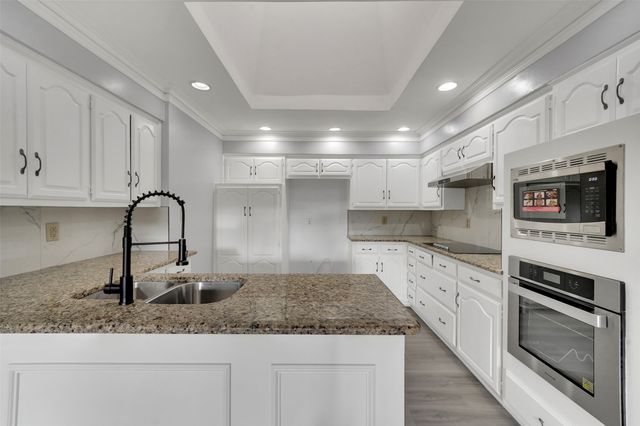 12401 Pleasant Valley Drive, Dallas, TX 75243