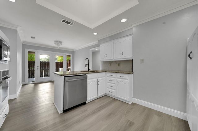 12401 Pleasant Valley Drive, Dallas, TX 75243