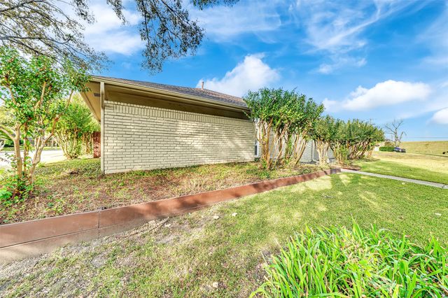 12401 Pleasant Valley Drive, Dallas, TX 75243