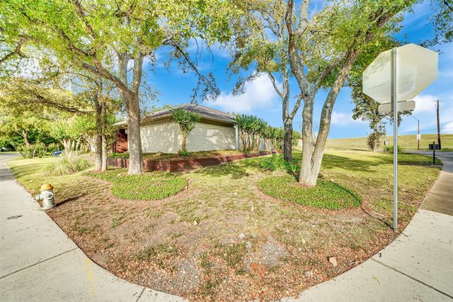 12401 Pleasant Valley Drive, Dallas, TX 75243