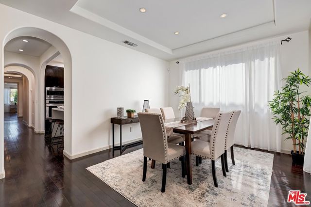 8224 W 4TH Street, Los Angeles, CA 90048