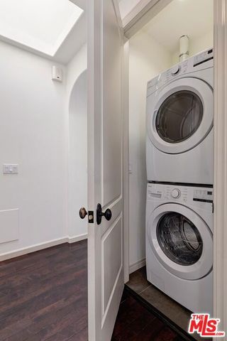 8224 W 4TH Street, Los Angeles, CA 90048