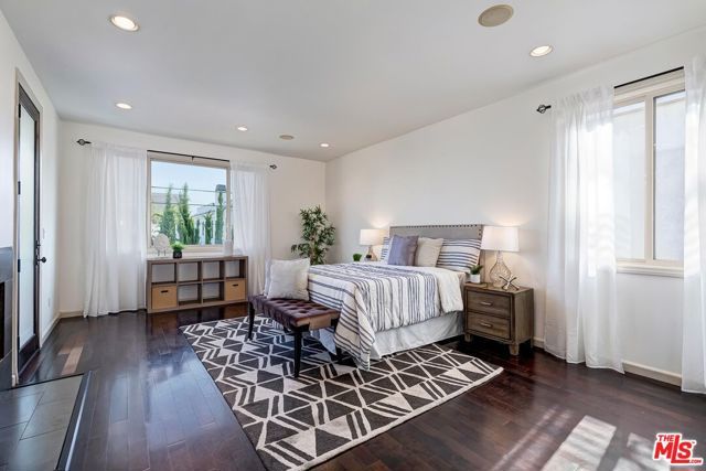 8224 W 4TH Street, Los Angeles, CA 90048
