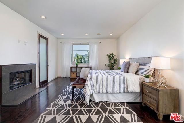 8224 W 4TH Street, Los Angeles, CA 90048