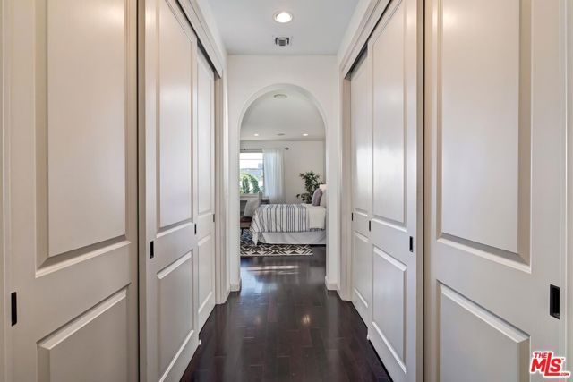 8224 W 4TH Street, Los Angeles, CA 90048