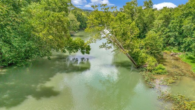 1076 Hwy 13 North, Lobelville, TN 37097