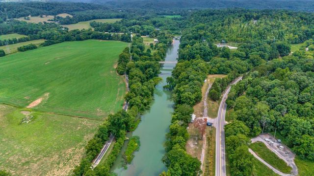 1076 Hwy 13 North, Lobelville, TN 37097