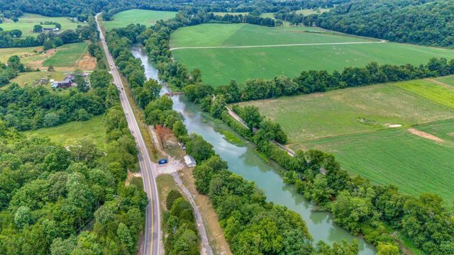 1076 Hwy 13 North, Lobelville, TN 37097