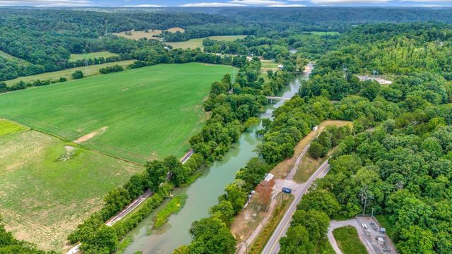 1076 Hwy 13 North, Lobelville, TN 37097