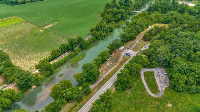 1076 Hwy 13 North, Lobelville, TN 37097