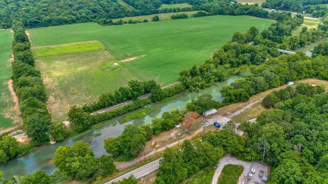 1076 Hwy 13 North, Lobelville, TN 37097