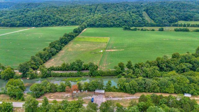 1076 Hwy 13 North, Lobelville, TN 37097