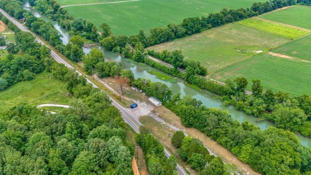 1076 Hwy 13 North, Lobelville, TN 37097