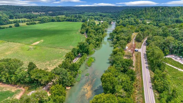 1076 Hwy 13 North, Lobelville, TN 37097