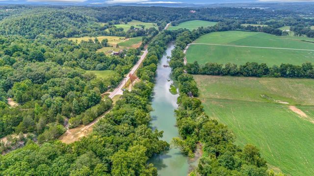 1076 Hwy 13 North, Lobelville, TN 37097