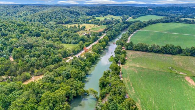 1076 Hwy 13 North, Lobelville, TN 37097