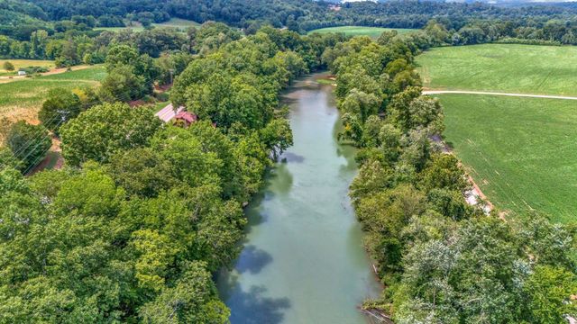 1076 Hwy 13 North, Lobelville, TN 37097