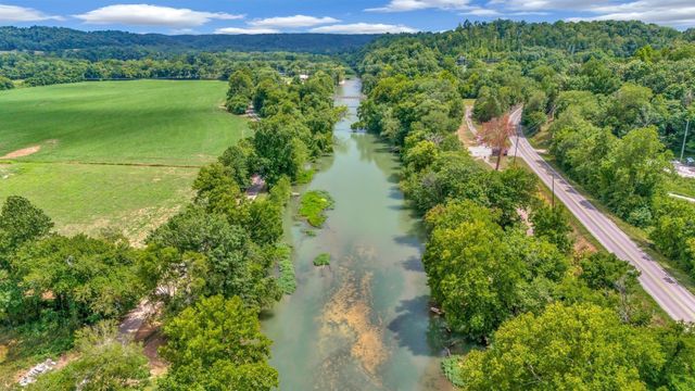 1076 Hwy 13 North, Lobelville, TN 37097