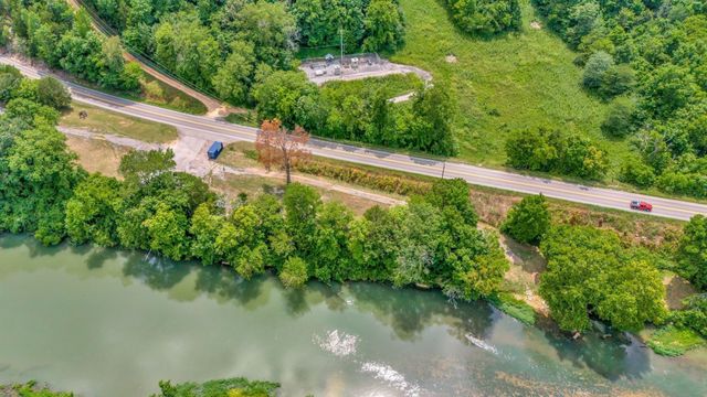 1076 Hwy 13 North, Lobelville, TN 37097