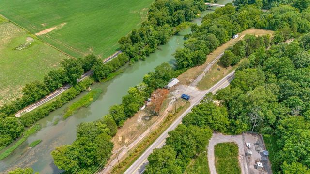 1076 Hwy 13 North, Lobelville, TN 37097