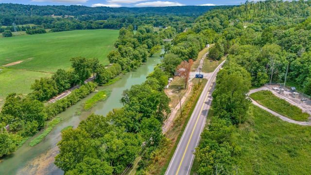 1076 Hwy 13 North, Lobelville, TN 37097